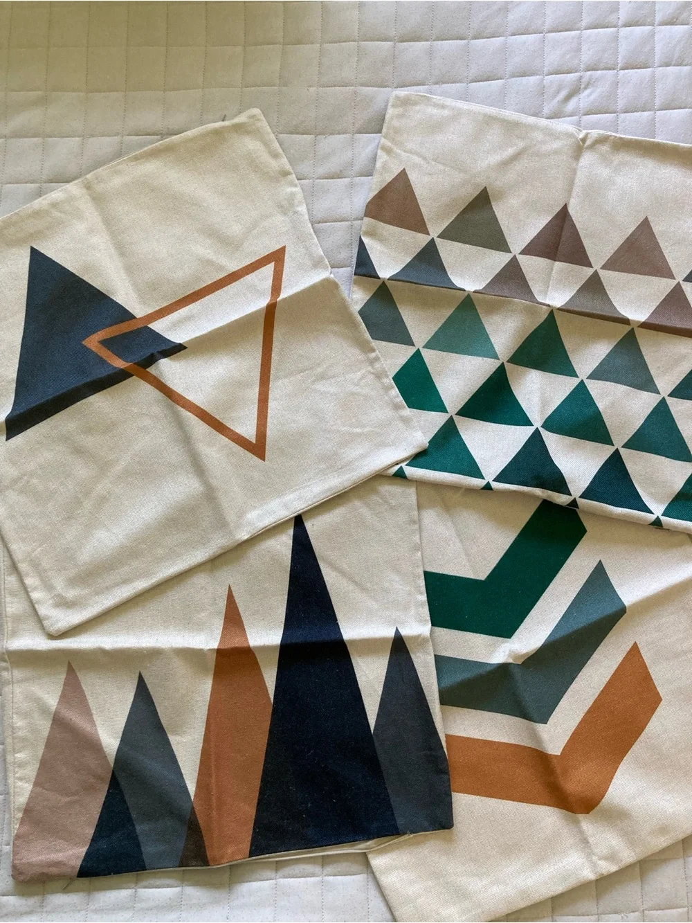 Geometric Print Decorative Cotton Pillow Covers (set of 4) - Cream